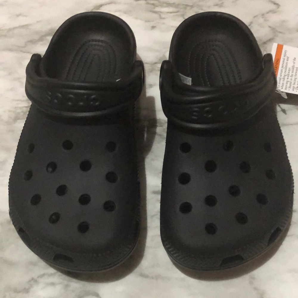 CROCS
